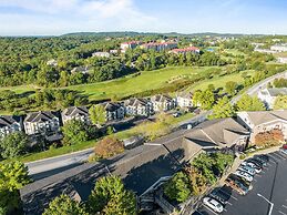 Swanky Sanctuary 2 Bedroom Condo by RedAwning