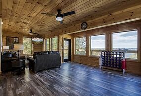 Smoky Lake Retreat 3 Bedroom Cabin by RedAwning