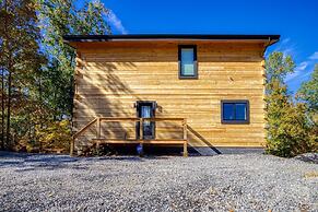 Smoky Lake Retreat 3 Bedroom Cabin by RedAwning