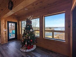 Smoky Lake Retreat 3 Bedroom Cabin by RedAwning