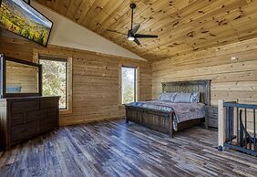 Smoky Lake Retreat 3 Bedroom Cabin by RedAwning