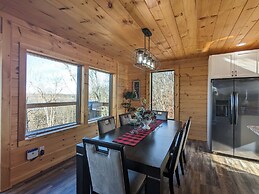 Smoky Lake Retreat 3 Bedroom Cabin by RedAwning