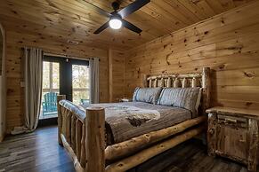 Smoky Lake Retreat 3 Bedroom Cabin by RedAwning