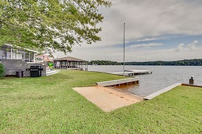 Lake Martin Retreat w/ Private Dock & Boat Launch