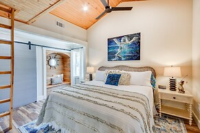 Lake Martin Retreat w/ Private Dock & Boat Launch