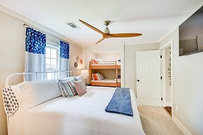 Lake Martin Retreat w/ Private Dock & Boat Launch