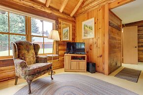 Creekside Silver Gate Getaway w/ Fireplace!