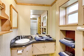 Creekside Silver Gate Getaway w/ Fireplace!