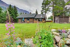 Creekside Silver Gate Getaway w/ Fireplace!