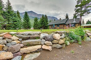 Creekside Silver Gate Getaway w/ Fireplace!