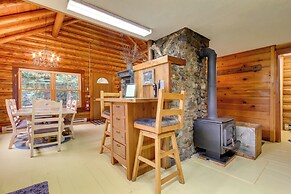 Creekside Silver Gate Getaway w/ Fireplace!