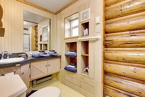 Creekside Silver Gate Getaway w/ Fireplace!