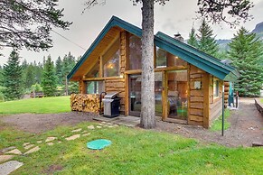 Creekside Silver Gate Getaway w/ Fireplace!