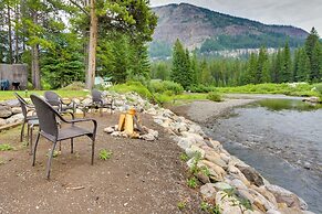 Creekside Silver Gate Getaway w/ Fireplace!
