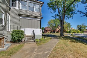 Sunny + Spacious Dayton Condo ~ 1 Mi to Downtown!