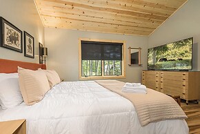 Black Diamond Lodge by Taylor Made Deep Creek