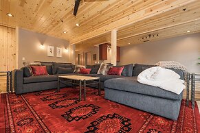 Black Diamond Lodge by Taylor Made Deep Creek