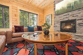 Black Diamond Lodge by Taylor Made Deep Creek