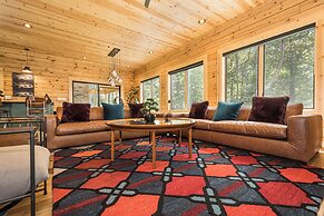 Black Diamond Lodge by Taylor Made Deep Creek