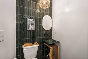 Black Diamond Lodge by Taylor Made Deep Creek