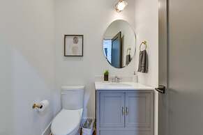 Luxe Townhome in South End Charlotte Near Uptown!