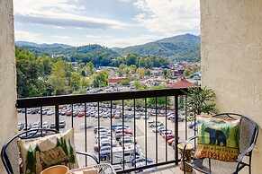 Charming Gatlinburg Condo - Walk to Downtown!