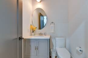 South End Charlotte Townhome < 2 Mi to Uptown!