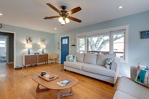 Near Beach & Attractions: Home in Galveston!