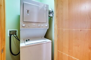 Mammoth Lakes Condo w/ Fireplace: Near Skiing!