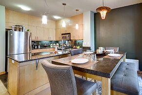 Mammoth Lakes Condo w/ Fireplace: Near Skiing!