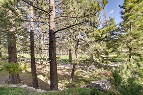 Mammoth Lakes Condo w/ Fireplace: Near Skiing!