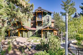 Mammoth Lakes Condo w/ Fireplace: Near Skiing!