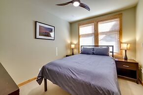 Mammoth Lakes Condo w/ Fireplace: Near Skiing!