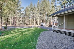 Cozy Lake Tahoe Home w/ Yard, Near Ski Resorts!