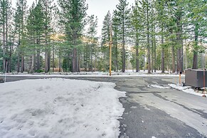 Cozy Lake Tahoe Home w/ Yard, Near Ski Resorts!