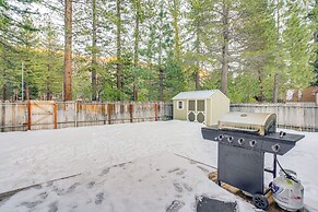 Cozy Lake Tahoe Home w/ Yard, Near Ski Resorts!