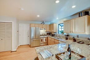 Cozy Lake Tahoe Home w/ Yard, Near Ski Resorts!