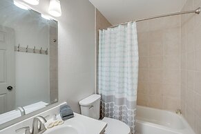 Cozy Lake Tahoe Home w/ Yard, Near Ski Resorts!