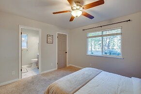 Cozy Lake Tahoe Home w/ Yard, Near Ski Resorts!