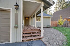 Cozy Lake Tahoe Home w/ Yard, Near Ski Resorts!
