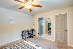 Cozy Lake Tahoe Home w/ Yard, Near Ski Resorts!