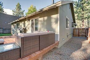 Cozy Lake Tahoe Home w/ Yard, Near Ski Resorts!