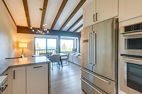 Condo w/ Lake Views - 1 Mi to Diamond Peak Ski!