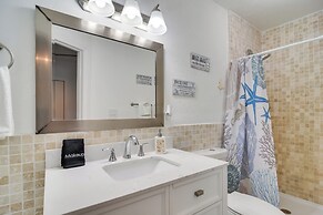 Sunny Gulfport Home: Walk to Art District + Beach!