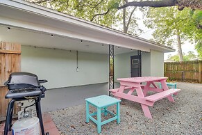 Sunny Gulfport Home: Walk to Art District + Beach!
