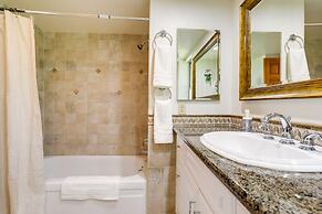 Redmond Vacation Rental ~ 16 Mi to Seattle!