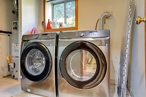 Redmond Vacation Rental ~ 16 Mi to Seattle!