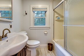 Near Beach: Coastal Maine Getaway w/ Yard