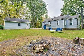 Near Beach: Coastal Maine Getaway w/ Yard