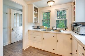 Near Beach: Coastal Maine Getaway w/ Yard